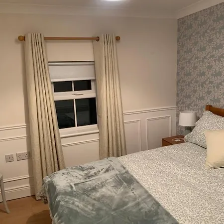 בית נופש Toms לונגפורד